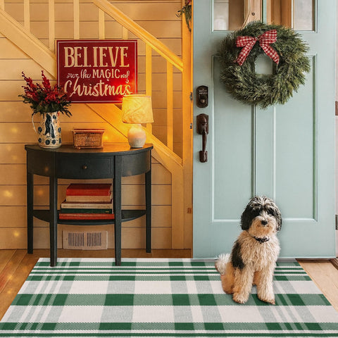 Homydecor alfombra en porche navideño; añade calidez y estilo festivo