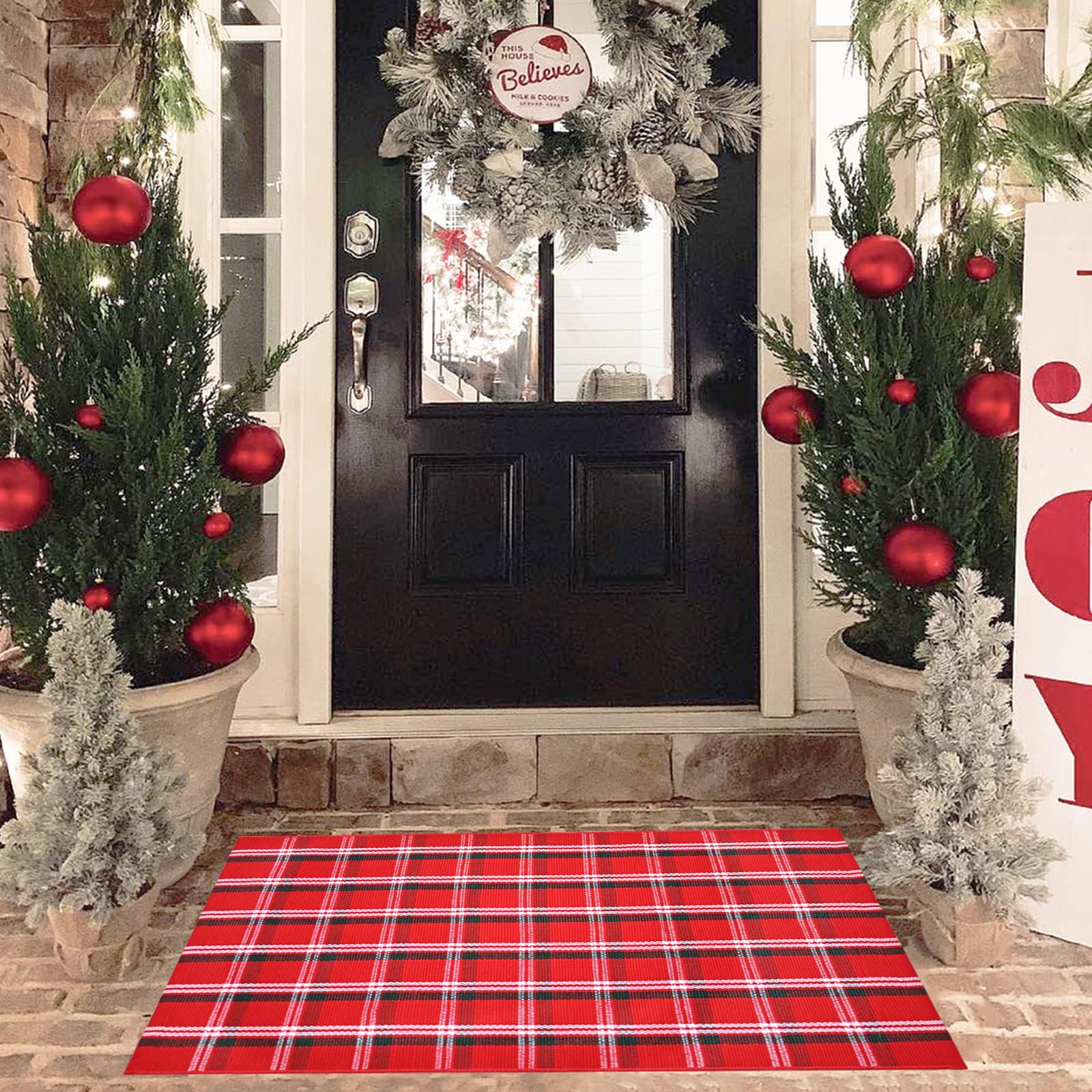 Homydecor felpudo integrado en decoración navideña, ambiente cálido