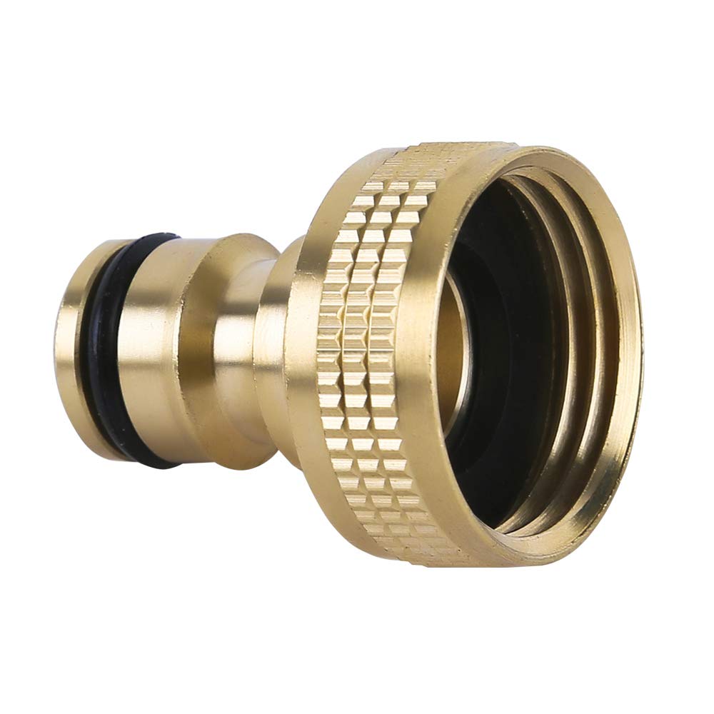 HQMPC conector en uso con boquilla, facilita riego eficiente
