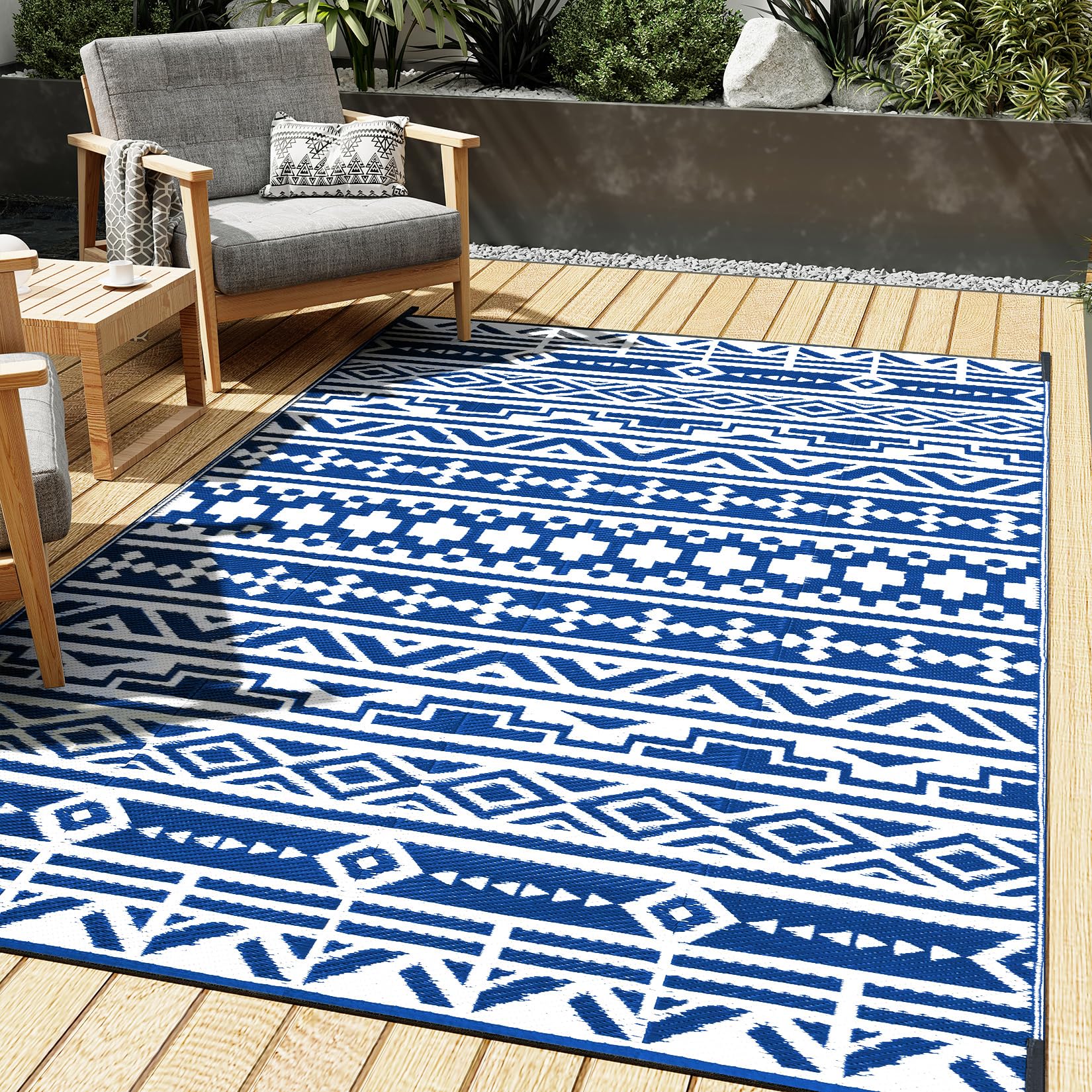 HUGEAR vista frontal de la alfombra 5x8 azul boho mostrando patrón y color