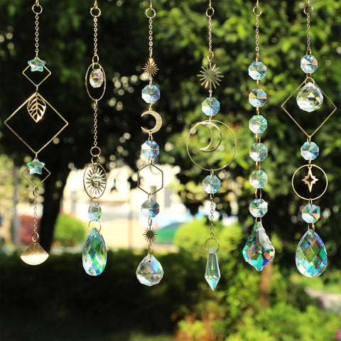 HYBEADS móvil de cristal colgado en jardín creando efectos de luz