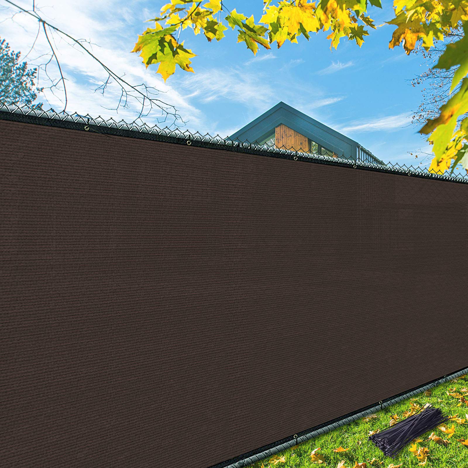 i COVER pantalla frontal instalada en valla ofrece privacidad inmediata