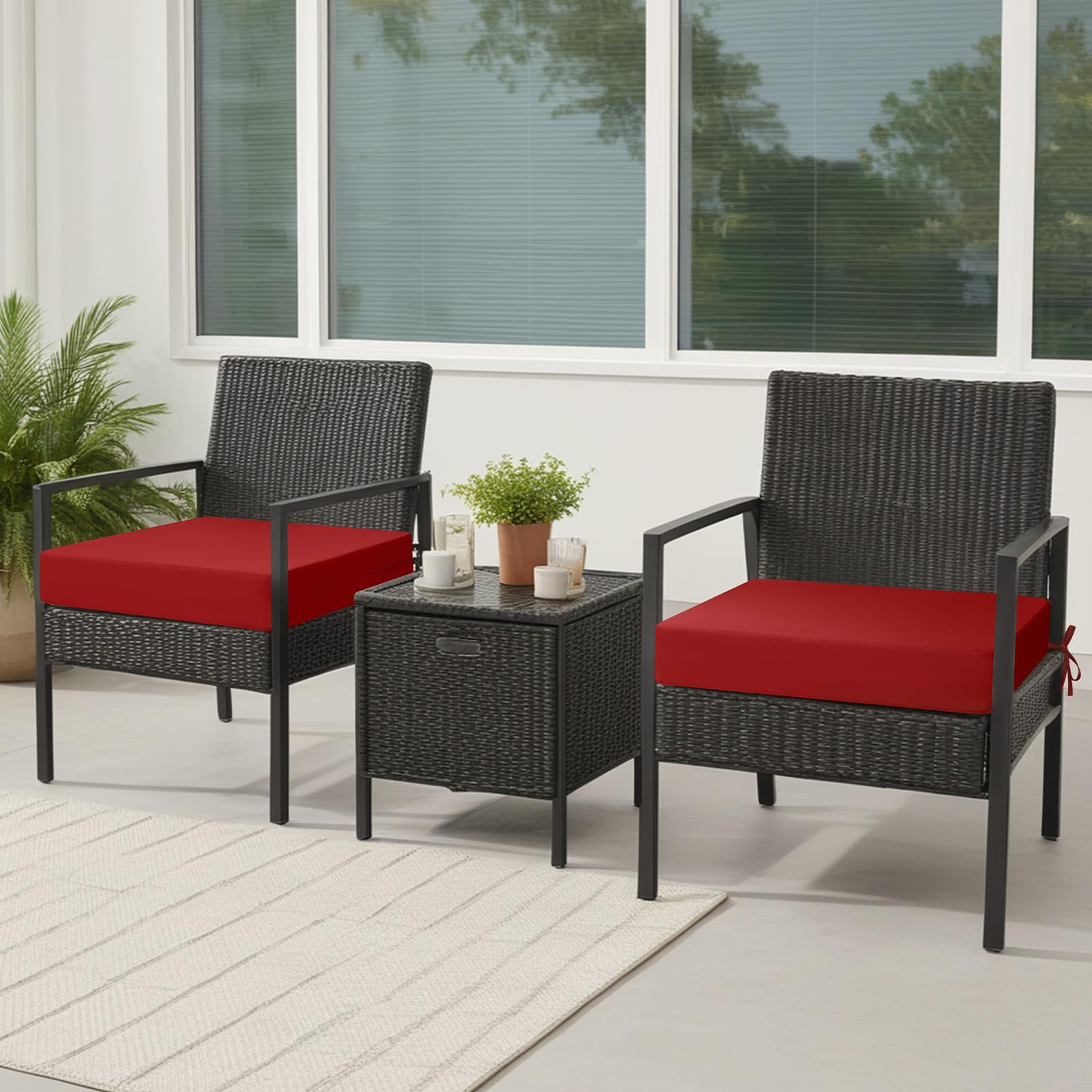 idee-home cojín colocado en silla exterior demostrando uso estable y cómodo