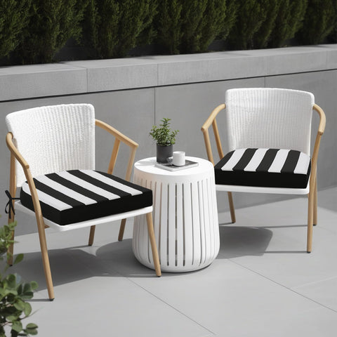 idee-home cojines colocados en patio mostrando confort y estilo en exteriores
