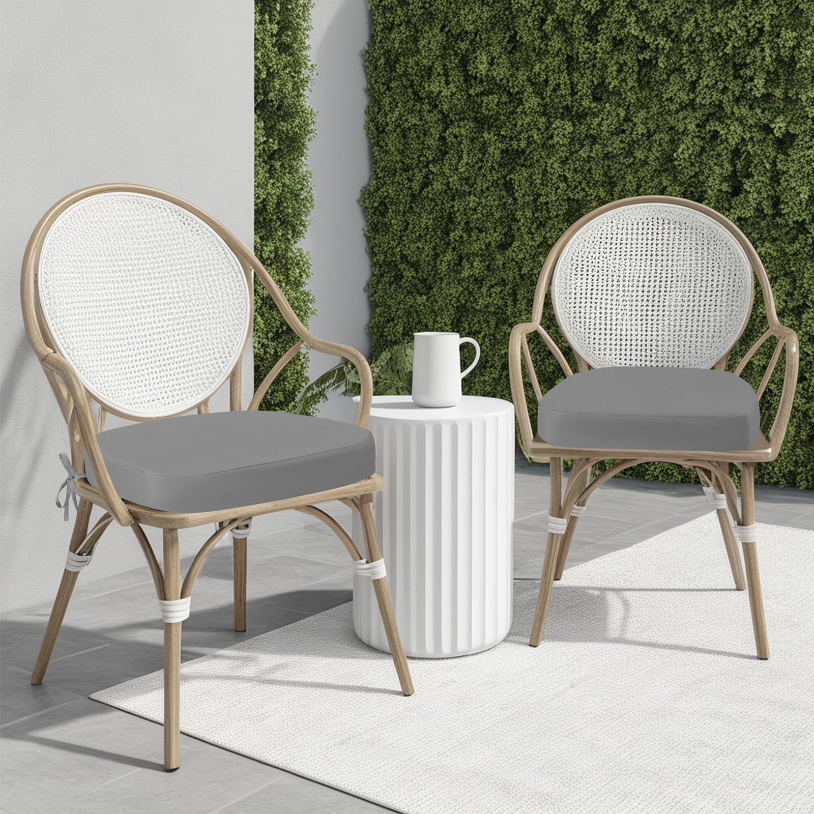 idee-home cojín junto a regla para mostrar tamaño 17x17 y proporción