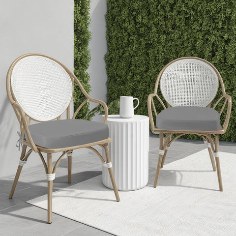 idee-home cojín junto a regla para mostrar tamaño 17x17 y proporción