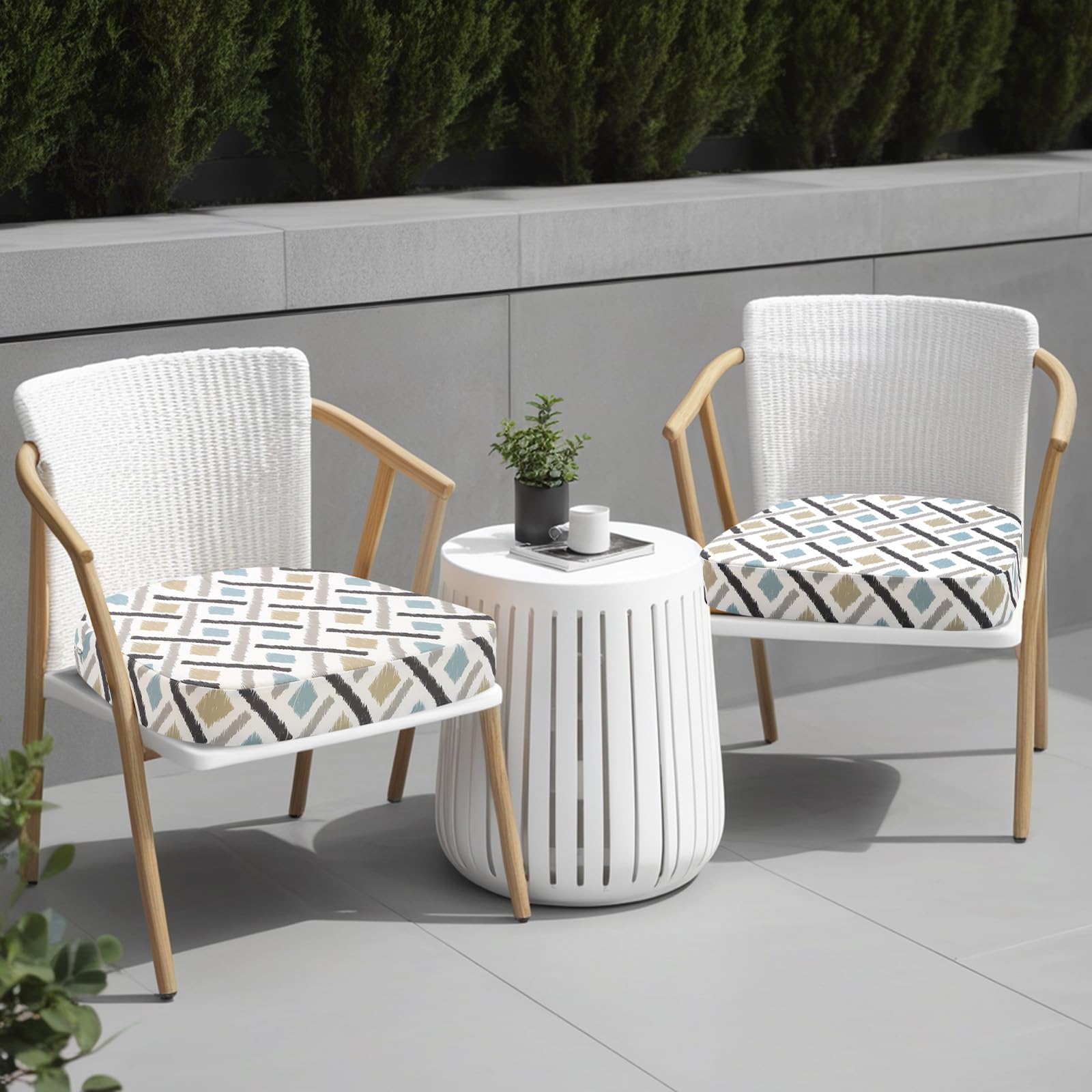 idee-home comparación de tamaño con mano para ver proporción 17x17 y ajuste visual