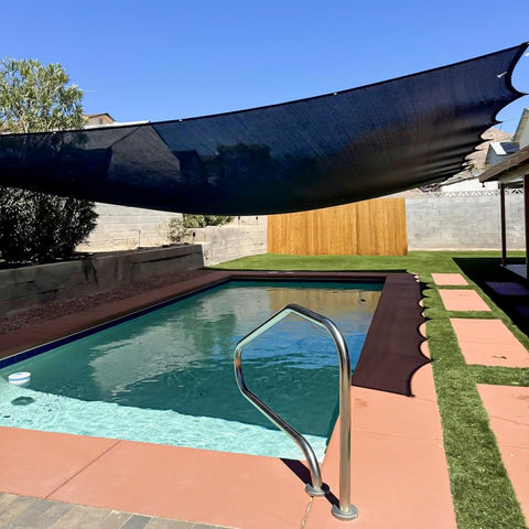 IMSGVIFO lona instalada en pérgola creando sombra en patio