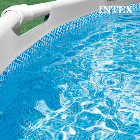 Intex cartucho junto a regla para comparar tamaño y medidas exactas