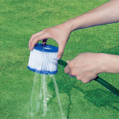 Intex cartucho en piscina en ambiente doméstico manteniendo agua clara