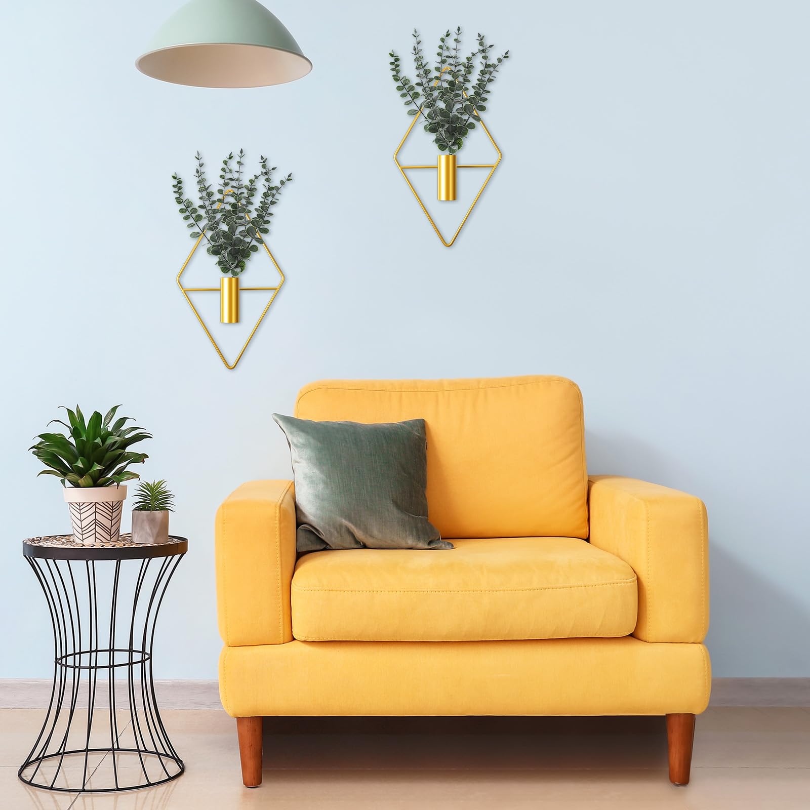 Jexine maceteros colgantes instalados en salón aportando acento decorativo elegante