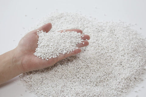 JFWOD textura granular de perlita, porosidad que airea raíces