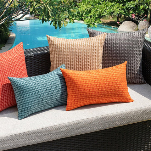 K KEVIN TEXTILE ambientación lifestyle mostrando uso en terraza