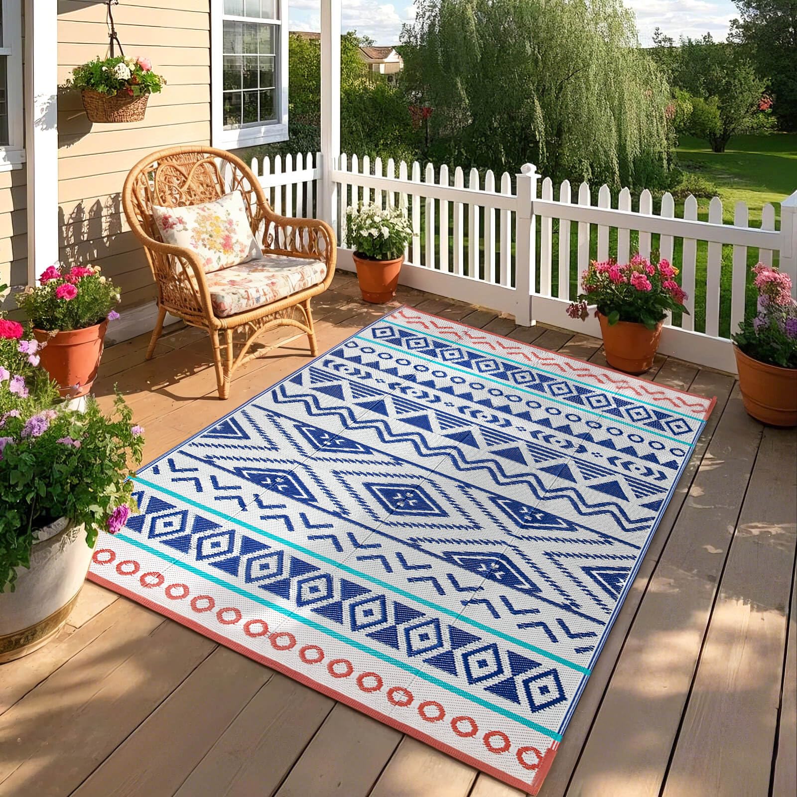 Kalafun alfombra en jardín con muebles, crea zona exterior acogedora
