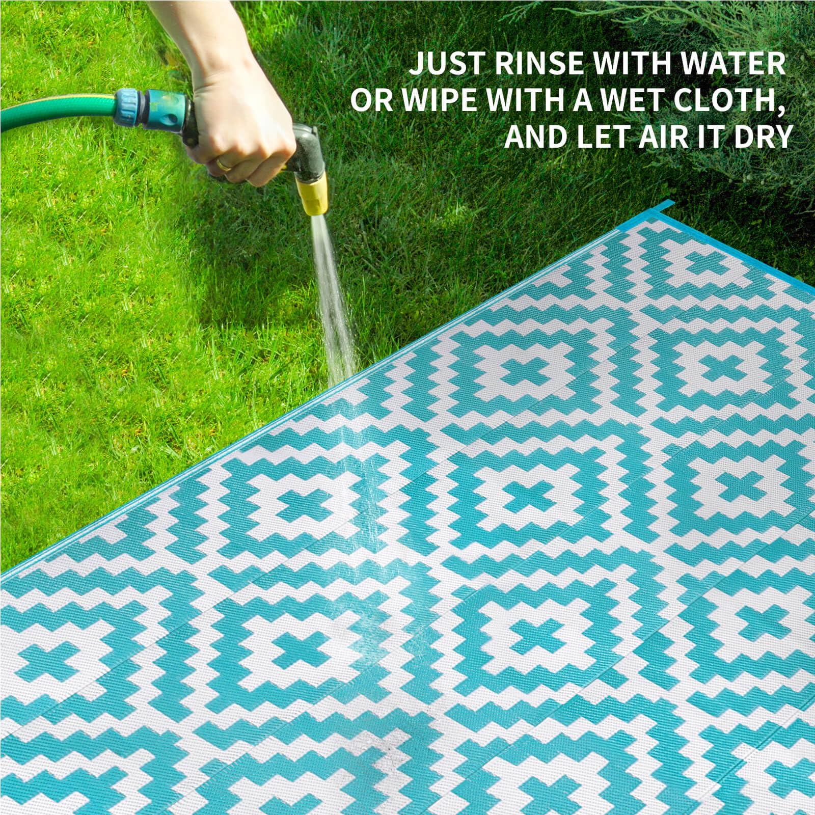 Kalafun alfombra junto a una silla para comparar tamaño y cobertura práctica