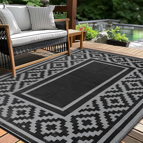 Kalafun vista frontal de alfombra exterior rayas negro y gris que embellece espacios