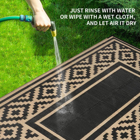 Kalafun alfombra colocada en patio bajo muebles para estilo y durabilidad