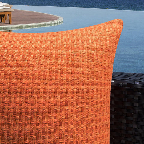 Kevin Textile funda colocada en sofá exterior para estilo y durabilidad