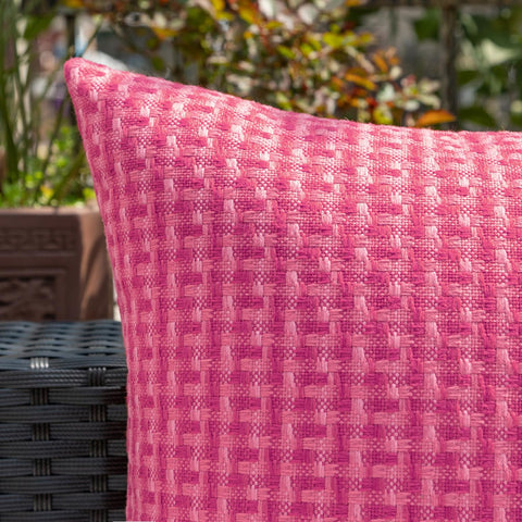 Kevin Textile funda colocada en sillón de jardín aporta color y resistencia al exterior