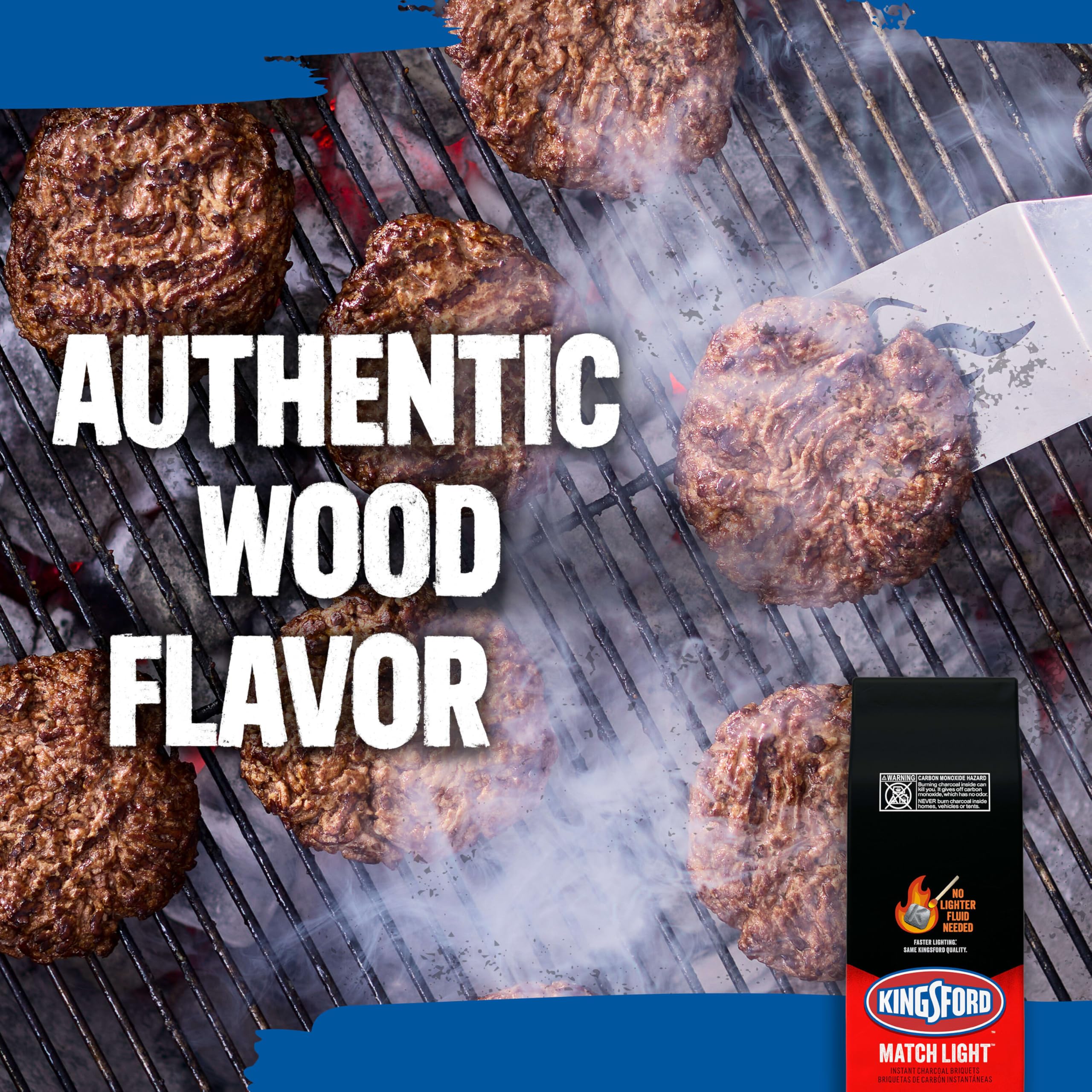 Kingsford briquetas con la parte superior cenicienta listas para cocinar