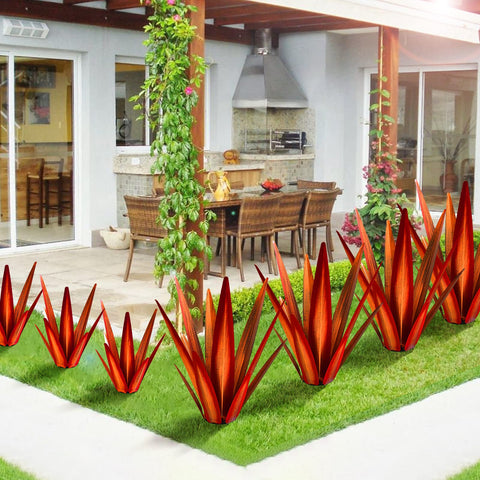 KODIBO agave colocado en jardín junto a plantas, aporta punto focal llamativo