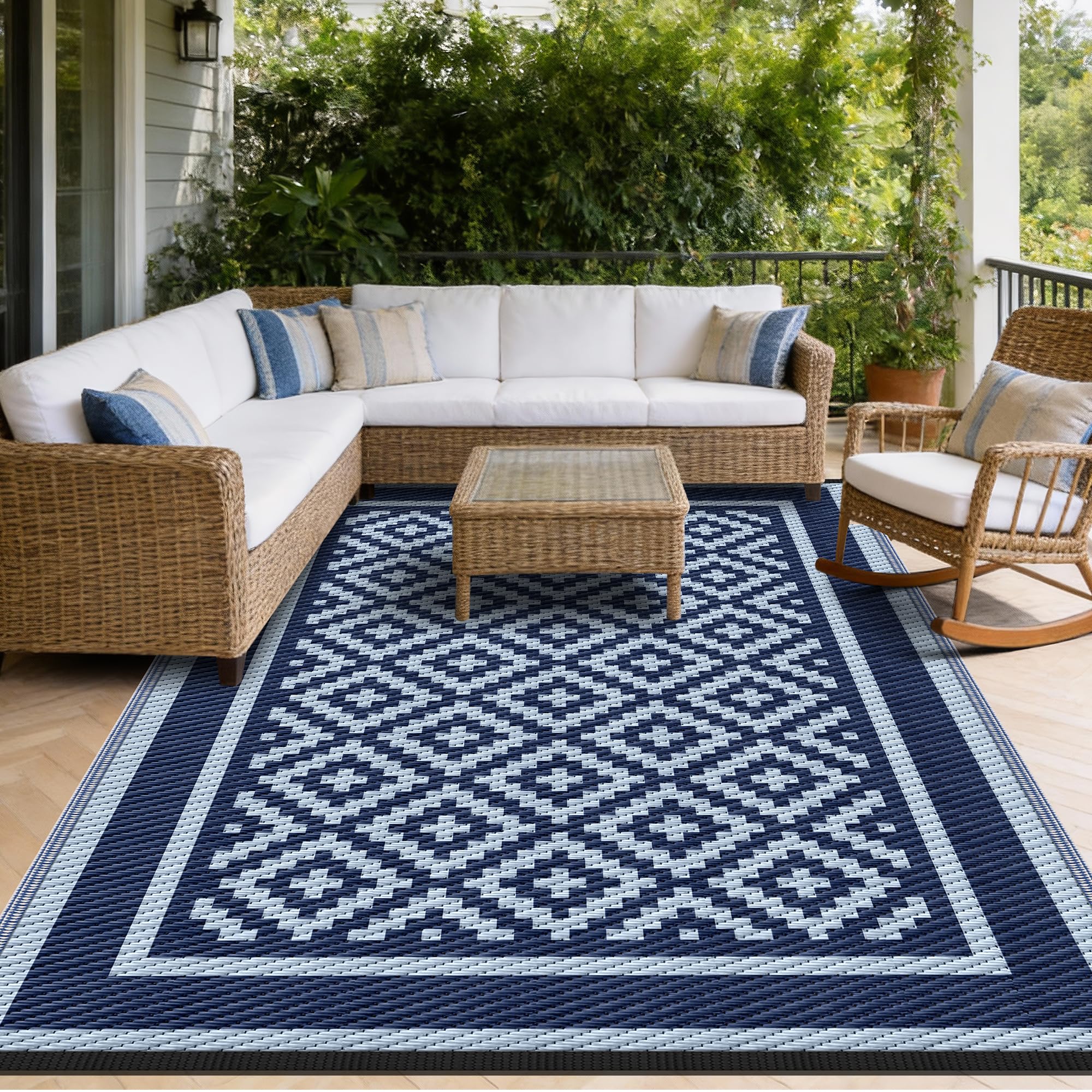 Kohree alfombra frontal azul mostrando patrón diamante y estética resistente