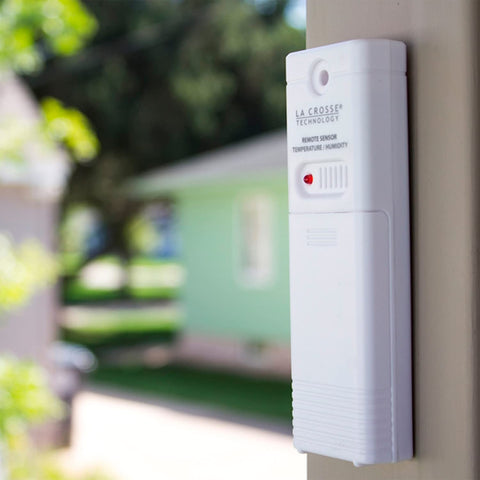 La Crosse sensor montado en pared sombreada para lecturas precisas