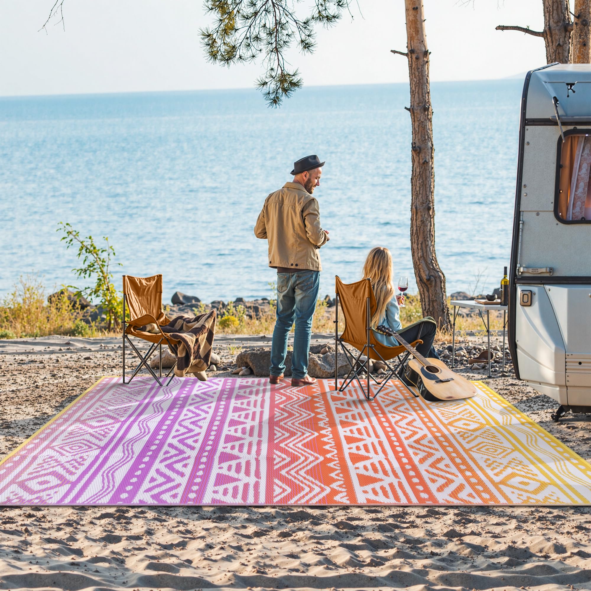 Lahome alfombra junto a una silla muestra tamaño y proporción