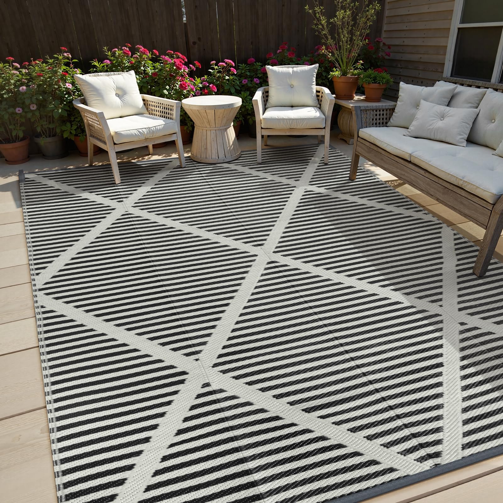 Lahome vista frontal de la alfombra exterior 8x10 con diseño neutro y acabado pulcro