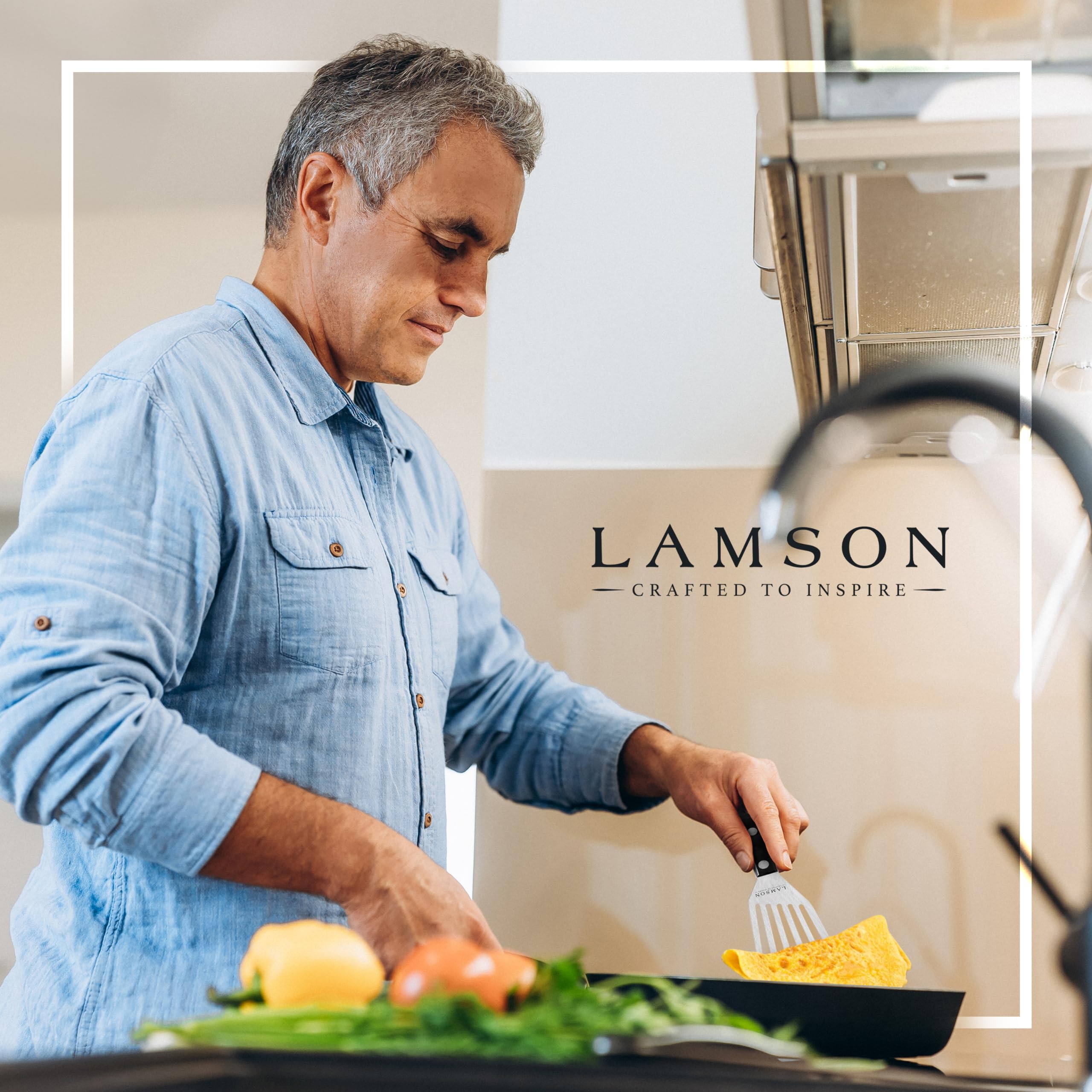 Lamson espátula levantando filete de pescado protegiendo su forma