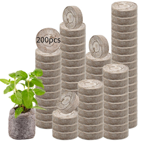 Legigo pellets en balcón urbano con plantas jóvenes, ahorro de espacio y conveniencia