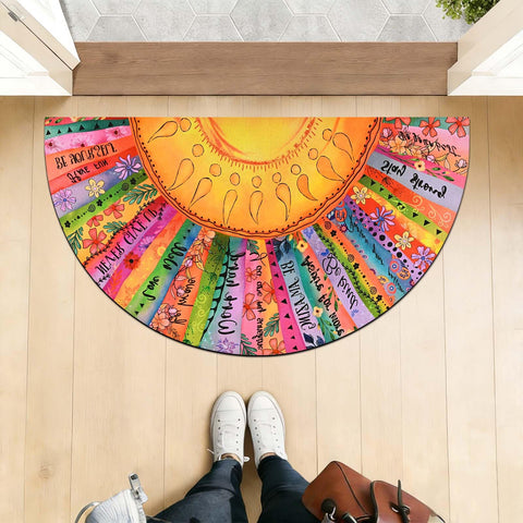 Likiyol felpudo en un porche decorado, mejora la bienvenida visual
