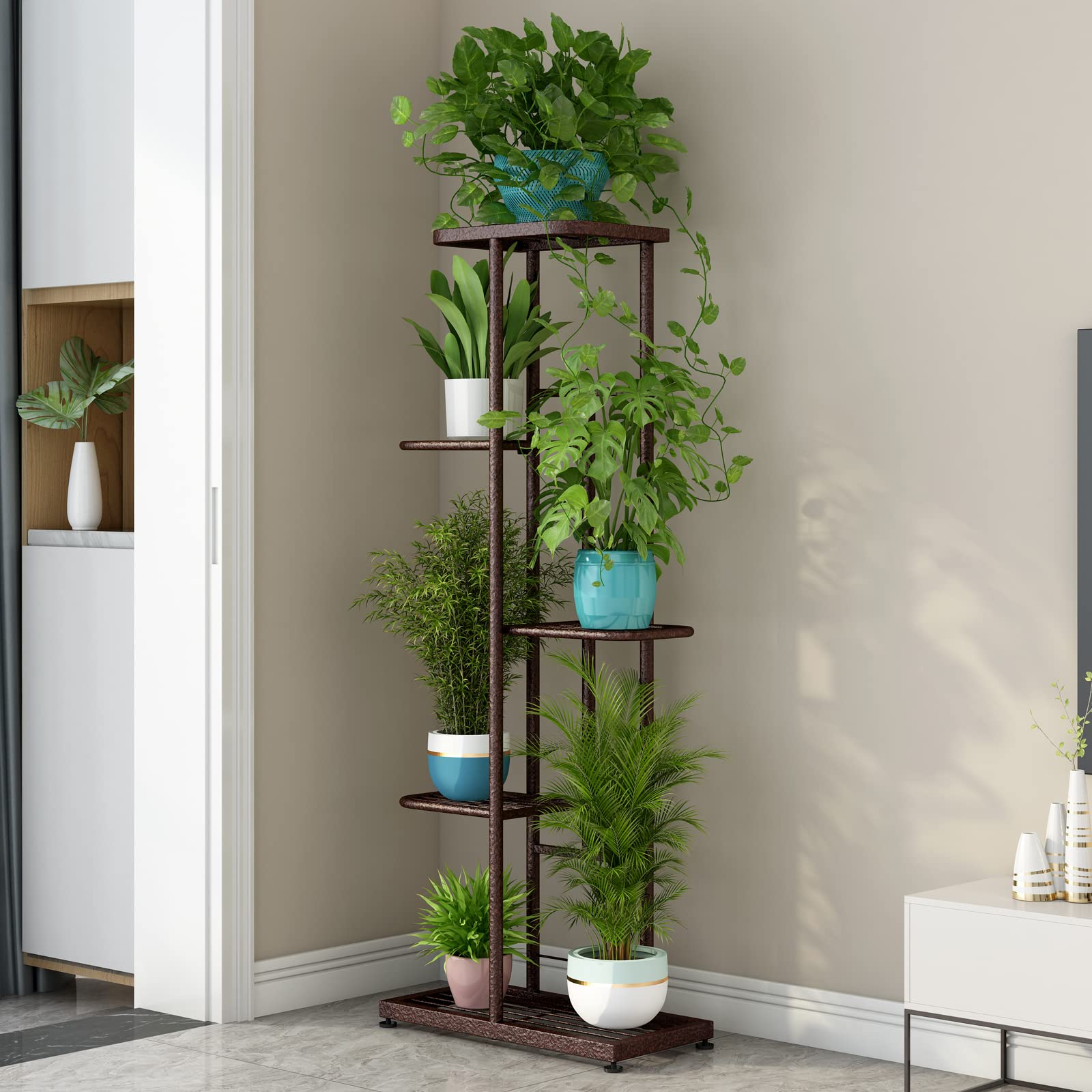 LINZINAR soporte en balcón mostrando plantas y aprovechamiento vertical del espacio