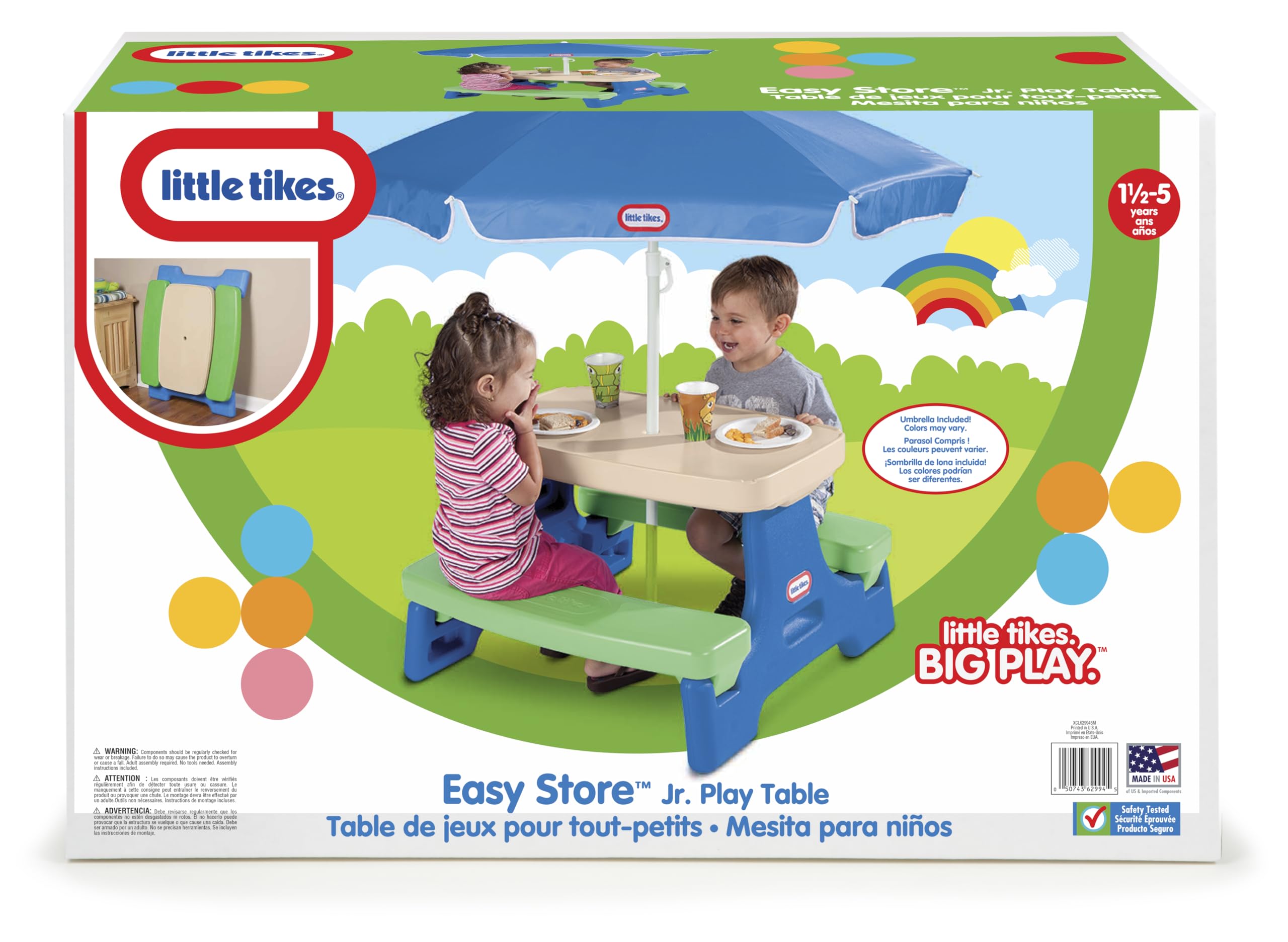 Little Tikes mesa cerca de un niño para ver escala y tamaño práctico