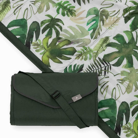 Little Unicorn vista frontal de la manta Tropical Leaf con beneficio de cobertura amplia