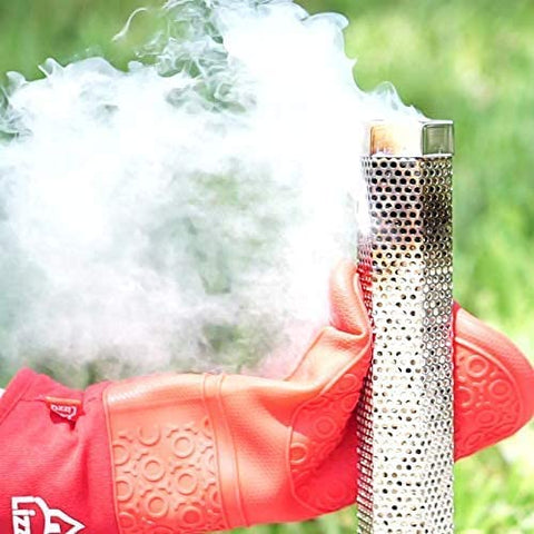 LIZZQ tubo con pellets encendidos mostrando inicio de humo y efecto aromático