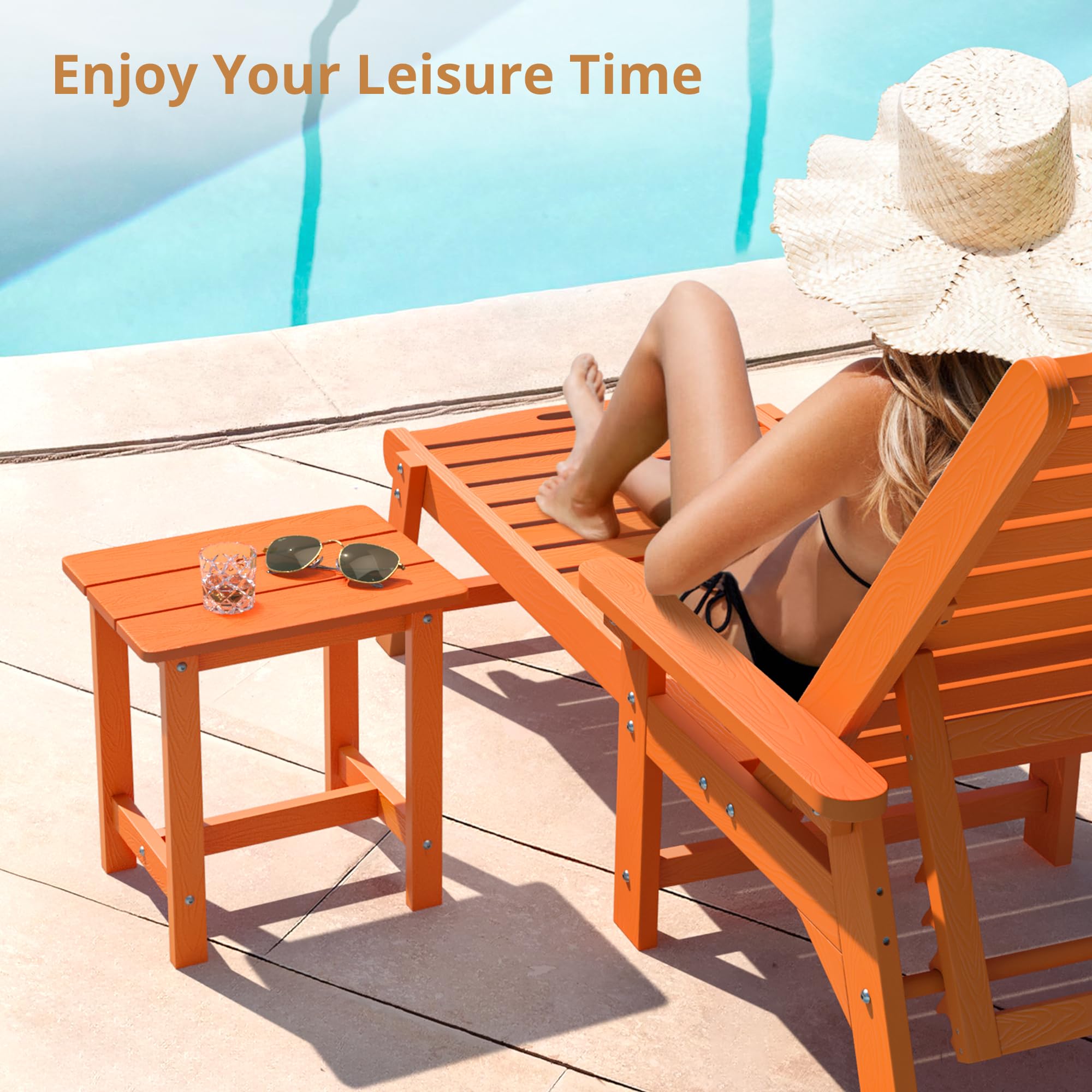 LUE BONA mesa auxiliar en porche junto a una silla, ideal para bebidas y snacks