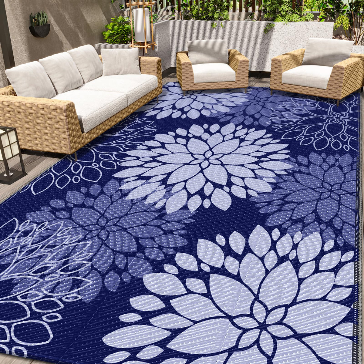 LuxStep vista frontal de la alfombra exterior mostrando diseño floral y colores resistentes