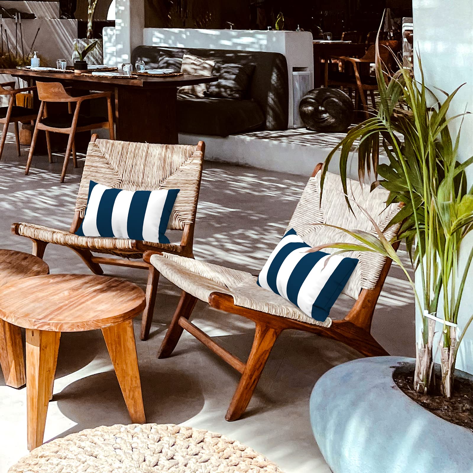 LVTXIII ambiente de patio mostrando durabilidad y estilo