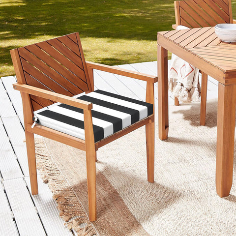 Ambiente patio con cojines LVTXIII, mejora la estética y confort