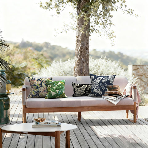 LVTXIII conjunto en patio con estilo mostrando cómo encaja en decoración