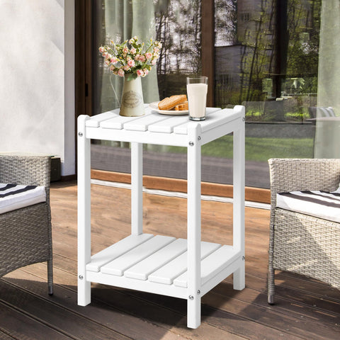 LZRS mesa en uso junto a silla Adirondack mostrando comodidad y accesibilidad