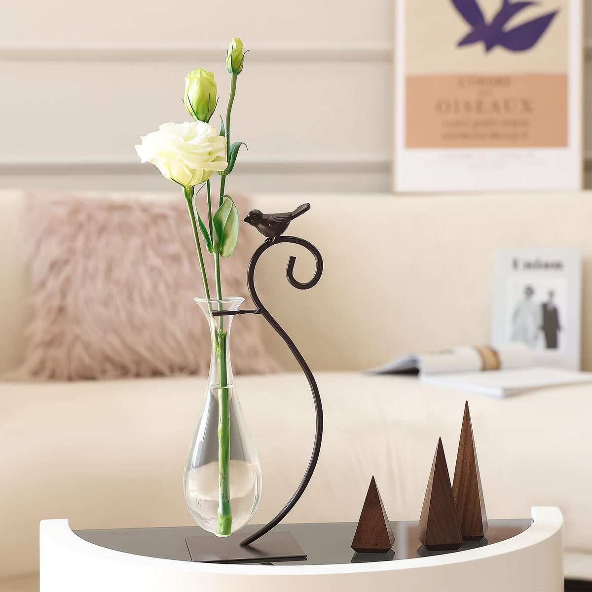 Marbrasse jarrón frontal mostrando forma y elegancia decorativa