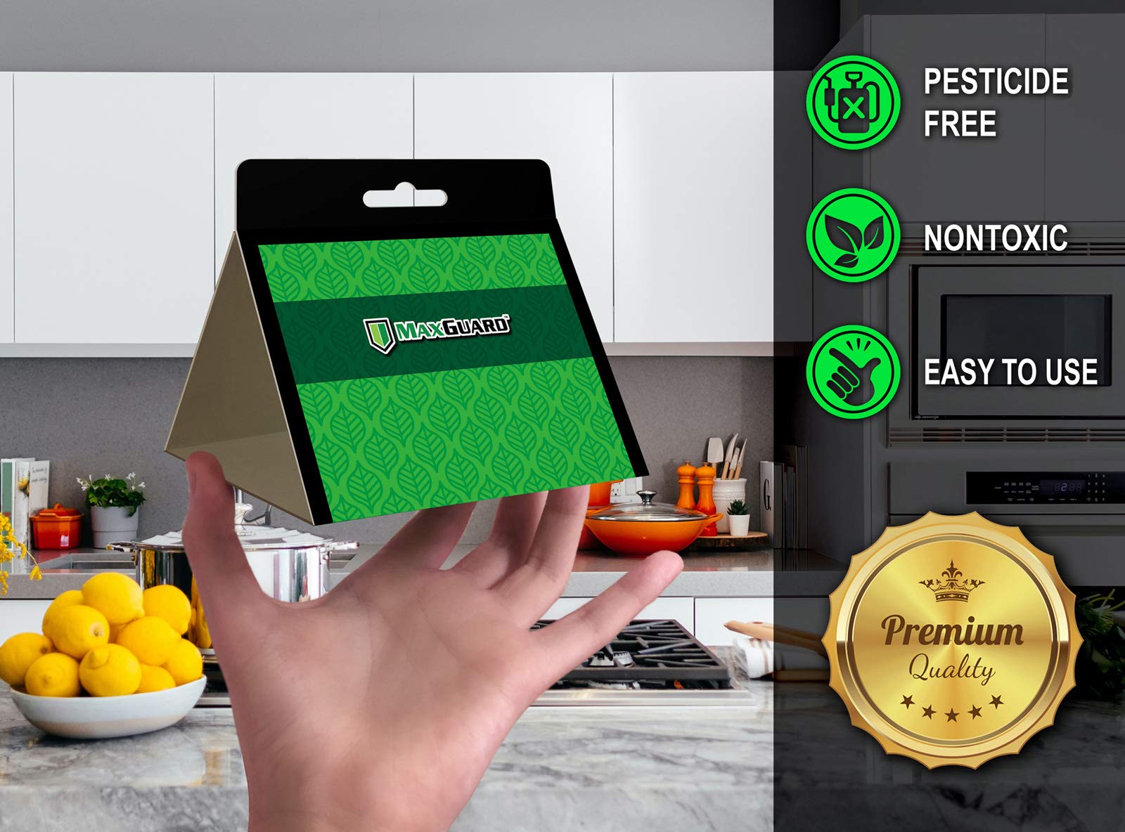 Maxguard trampa colocada en estantería de despensa protegiendo alimentos
