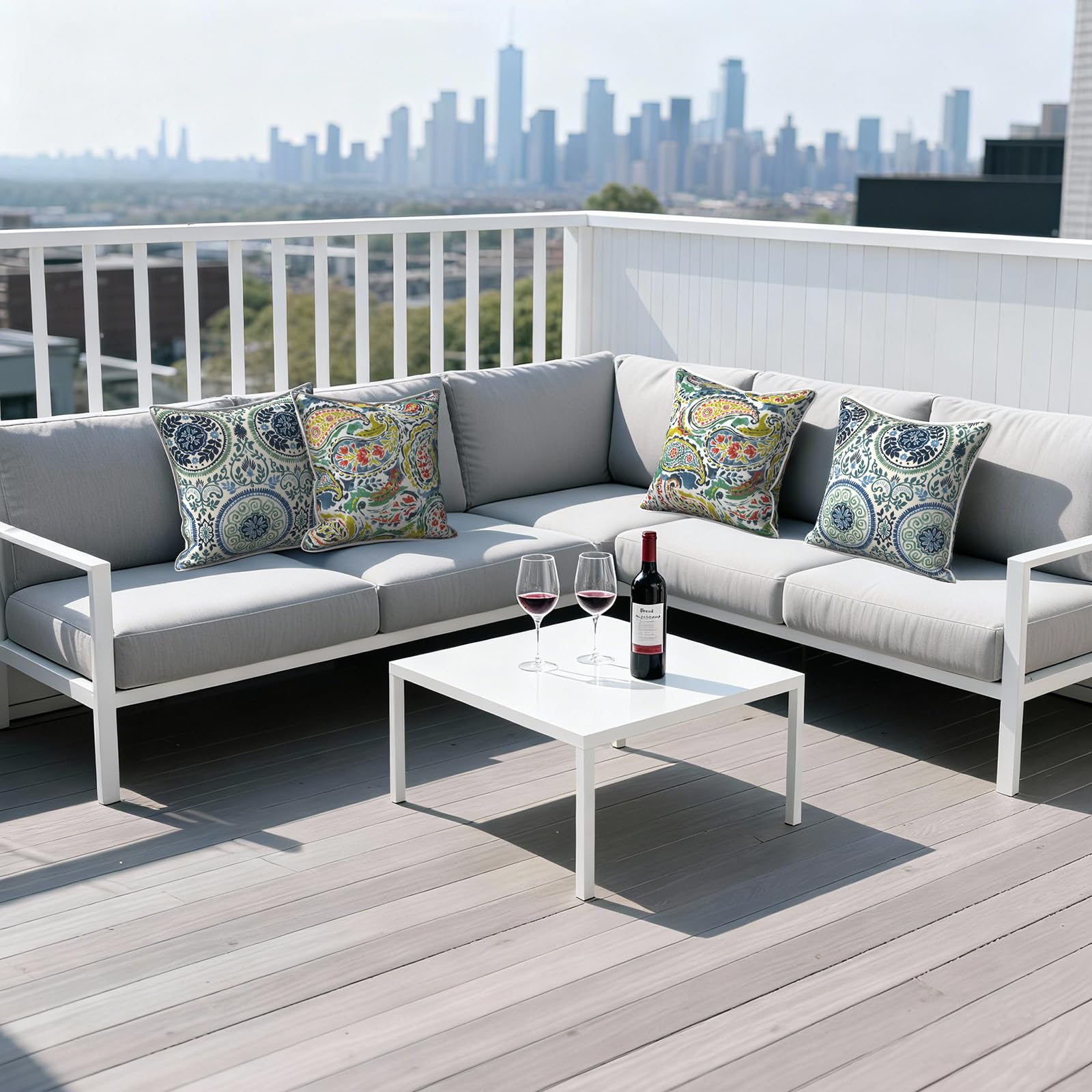 Melody Elephant conjunto en terraza decorada, ambiente acogedor y coordinado
