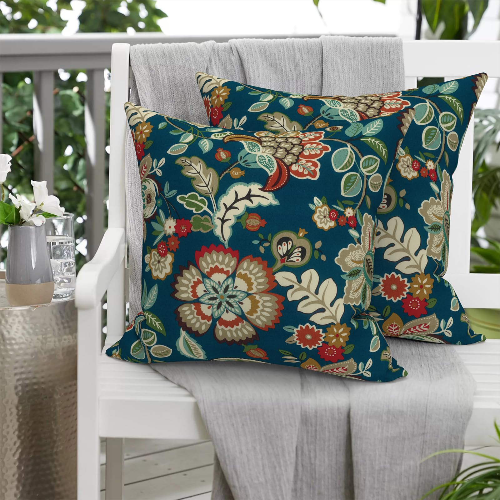Melody Elephant funda colocada en sofá de patio, mejora la decoración exterior