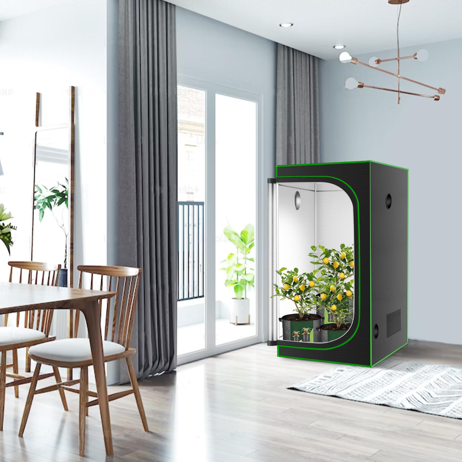MELONFARM interior con lámpara instalada optimizando distribución de luz