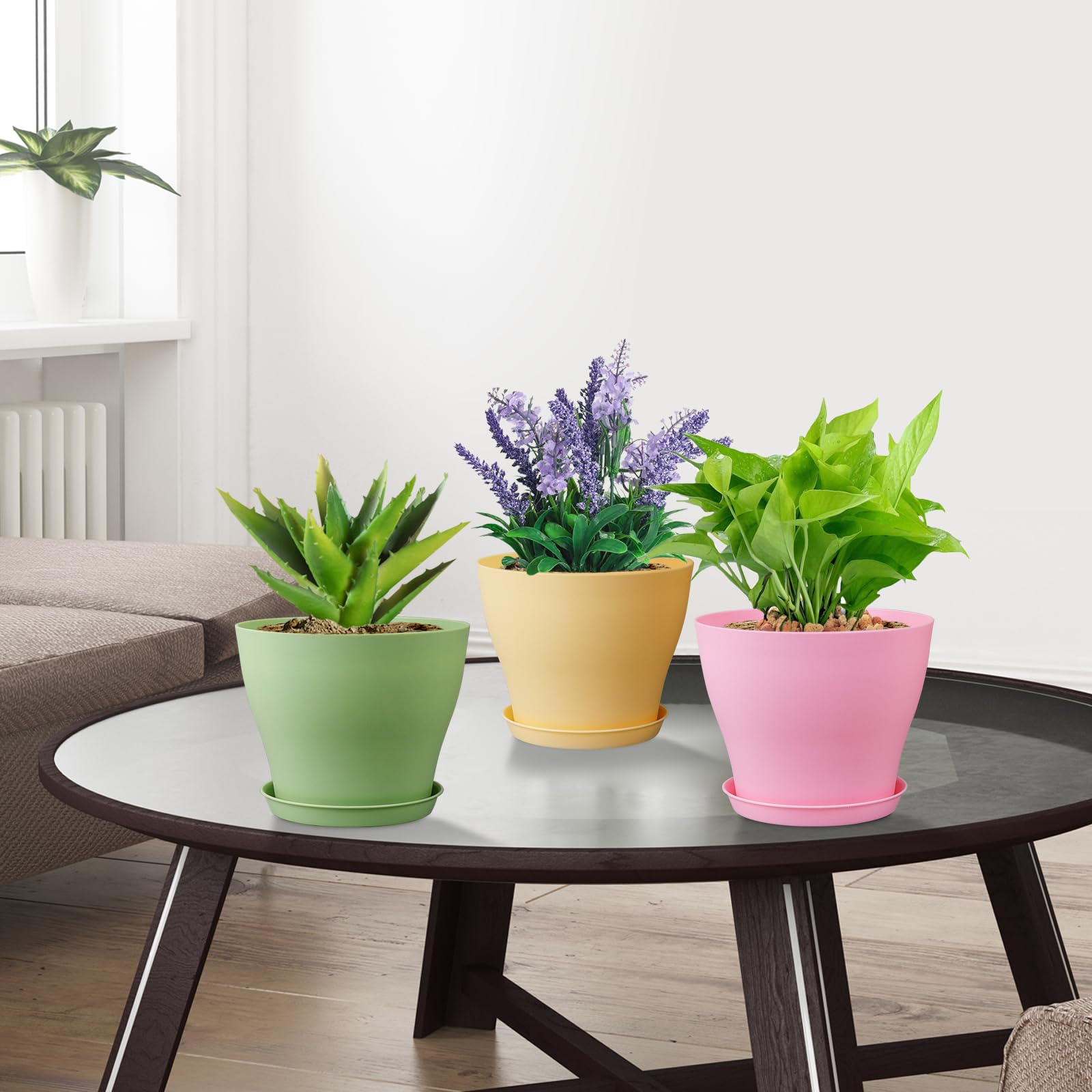 Meowell macetas decoradas en proyecto DIY mostrando personalización segura