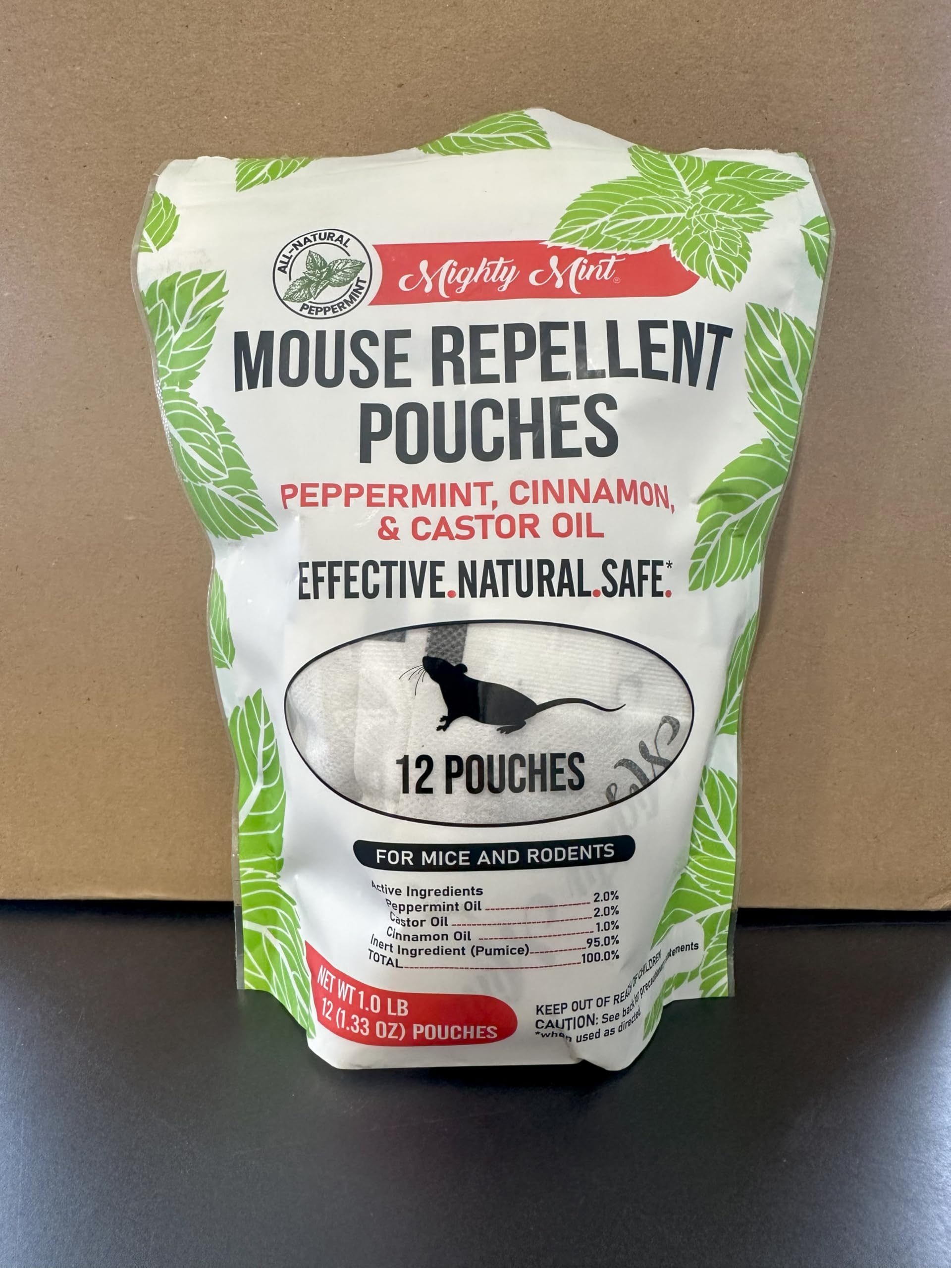 Mighty Mint pouches organizados en caja para almacenamiento seguro y ordenado
