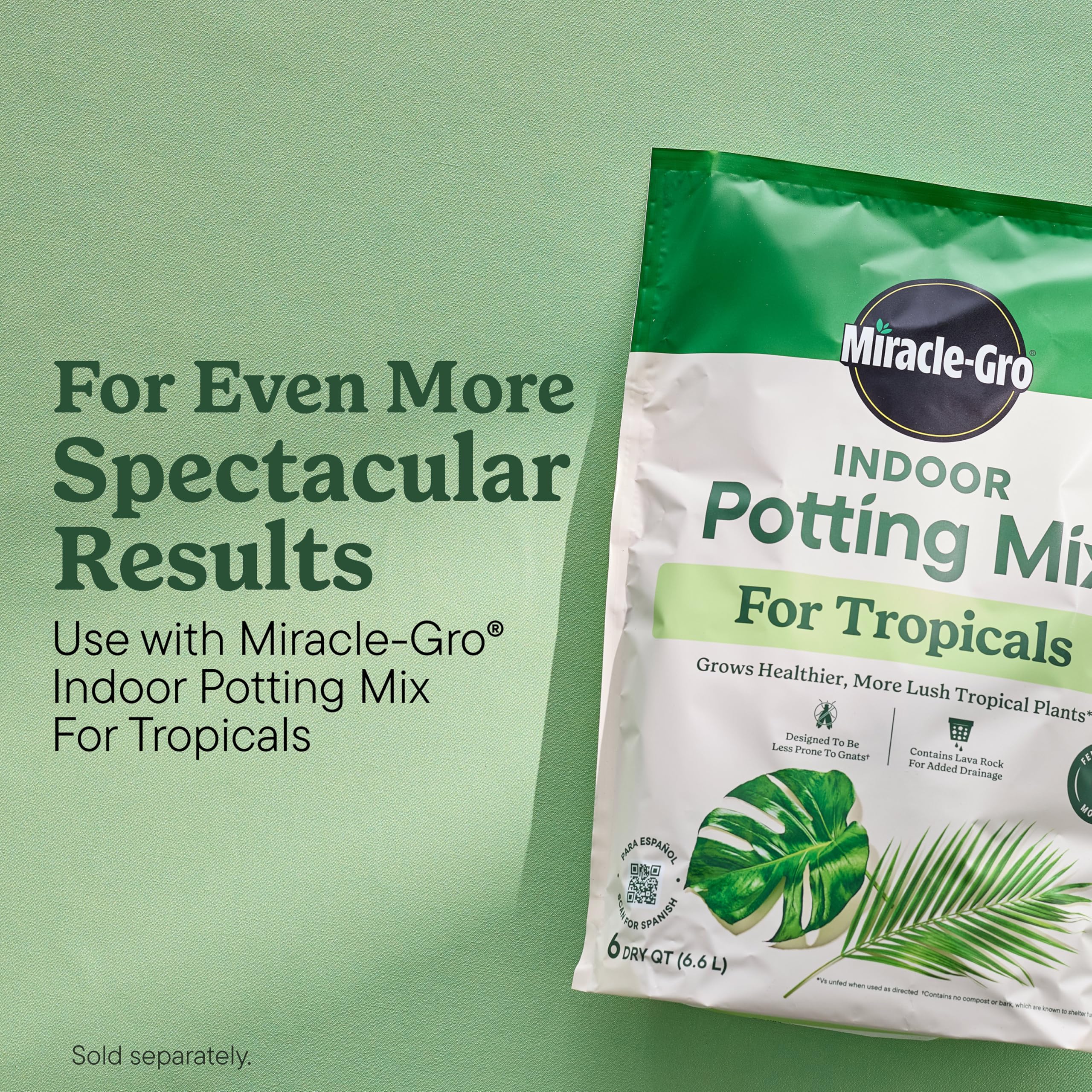 Miracle-Gro producto en entorno de interior con plantas tropicales